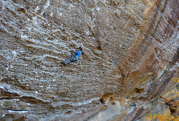Angie on Swingline (13d), Red River Gorge. Photo: Claudia Lopez.